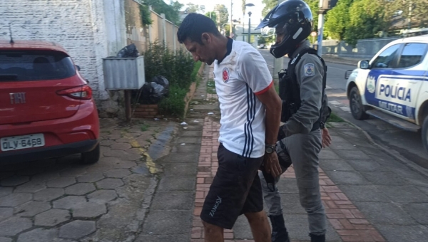 Narcotraficante é preso com dinheiro, cocaína e maconha no bairro Triângulo 
